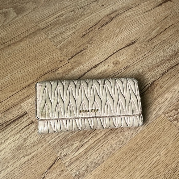 Miu Miu Wallet - Picture 10 of 13